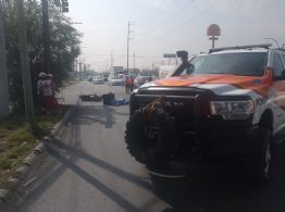 Muere motociclista sobre Lincoln en Monterrey