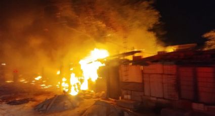 Incendio arrasa con cuatro tejabanes en Escobedo