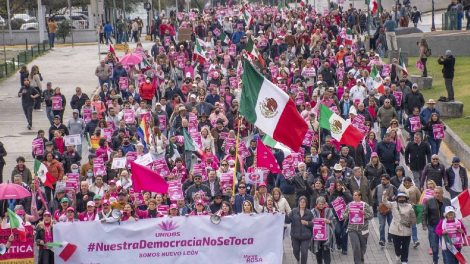 Marchar a favor de la democracia.