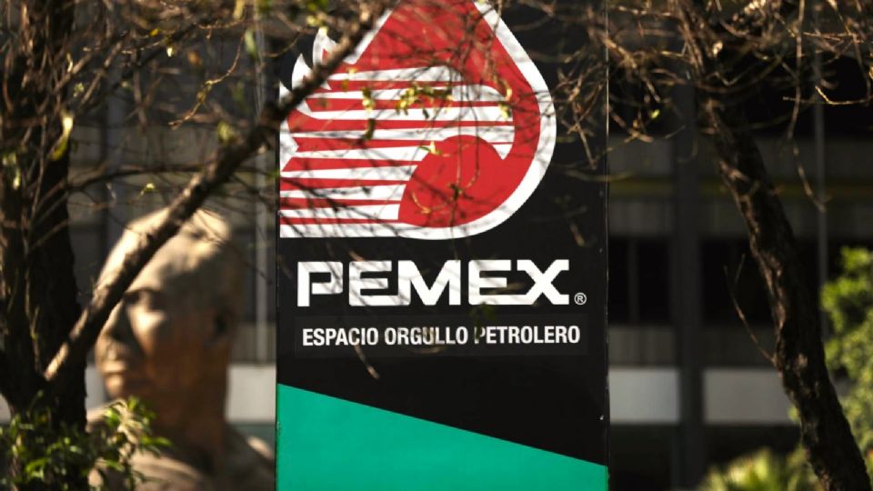 Pemex deberá seguir pangando pensión a María Amparo Casar.