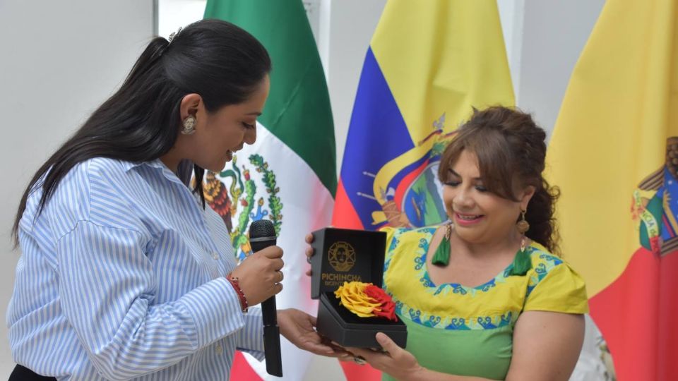 Recibe Clara Brugada respaldo de Susana Harp, Regina Orozco y Paola Pabón de cara al 2 de junio