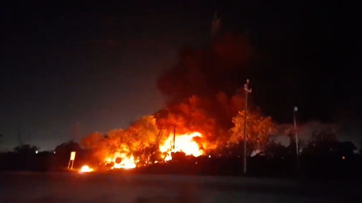 Incendio en corralón de El Carmen consume 40 vehículos