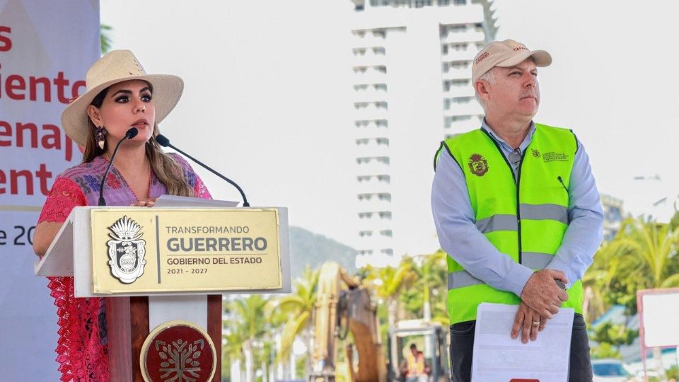 Evelyn Salgado supervisa obras de mejoramiento en sistemas de drenaje sanitario y saneamiento de Acapulco.