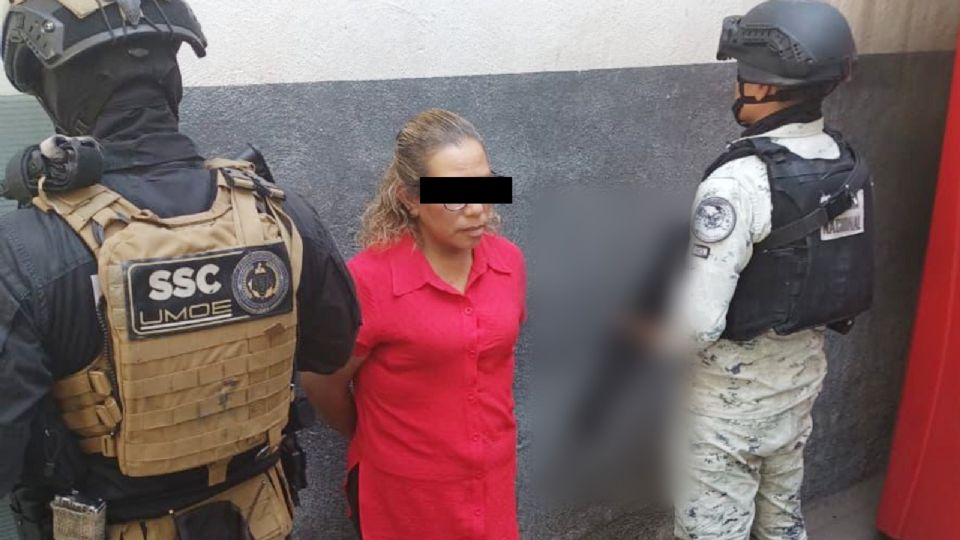 Mujer detenida por la SSC.