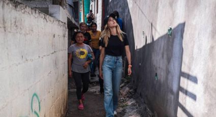 Mariana Rodríguez visita a vecinos afectados en el Cerro del Topo Chico