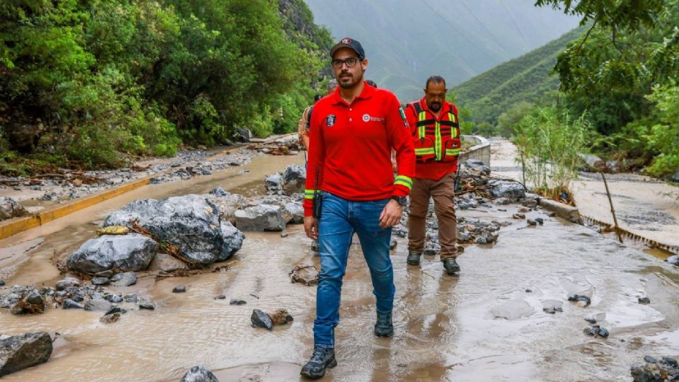 El alcalde David de la Peña ha estado recorriendo las zonas afectadas por la depresión tropical Alberto en el municipio de Santiago.