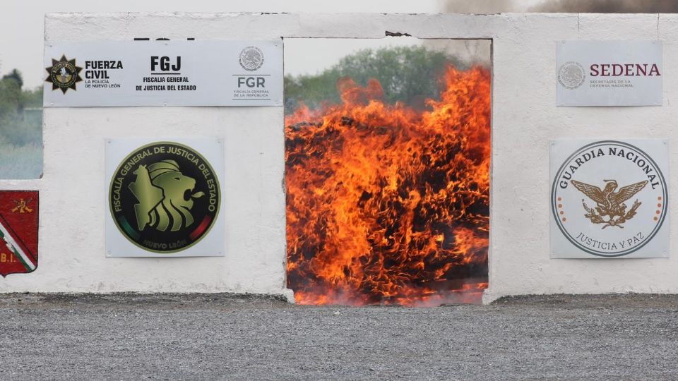 Realiza Sedena y FGR quema de 854 kilogramos de droga