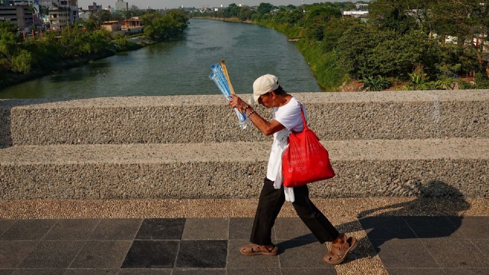 Suman 90 muertes por el calor.