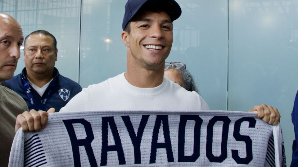 Óliver Torres ya está en Monterrey y emociona a todos los Rayados con sus primeras palabras