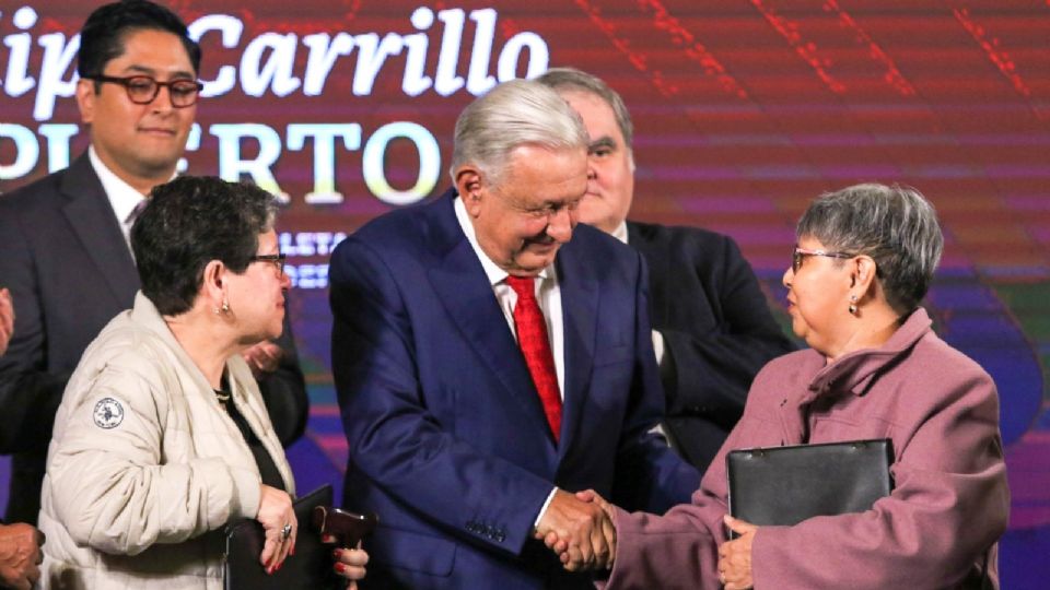 AMLO asegura que dicha medida corrige las reformas de los Gobiernos de Ernesto Zedillo y de Felipe Calderón.