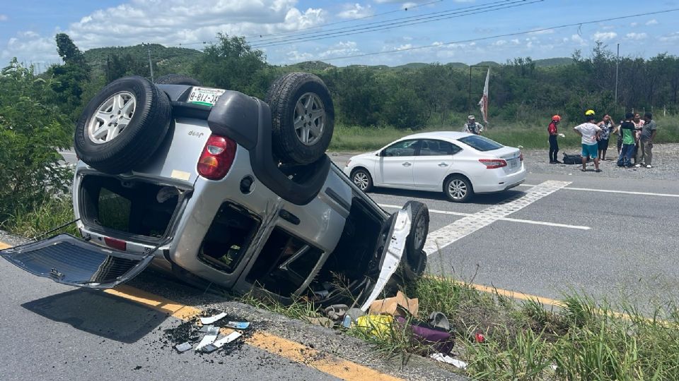 Accidente en Carretera Nacional deja un fallecido y seis heridos en Montemorelos