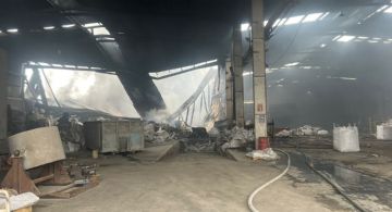Incendio en bodega recicladora de Escobedo provoca evacuación de 12 personas