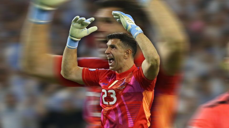 El portero del Aston Villa se convirtió en el gran héroe en la eliminatoria contra Ecuador.