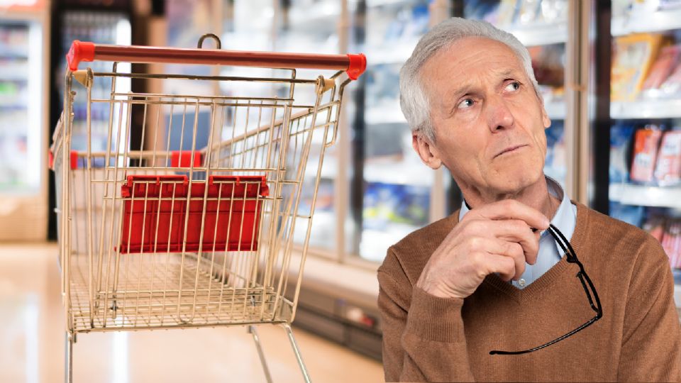 Los adultos mayores que reciben su Pensión Bienestar podrán disponer del dinero en efectivo en sucursales bancarias y supermercados de todo el país.