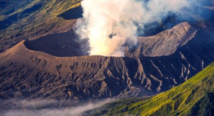 Indonesia: Montañistas sobreviven a explosión del volcán Dukono | VIDEO