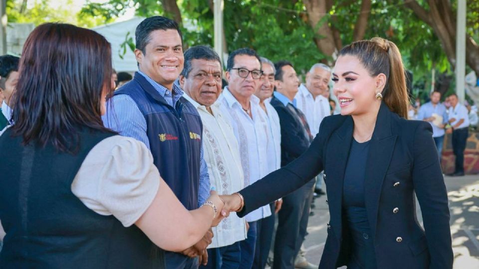 La gobernadora llamó a poner un alto al bulling.