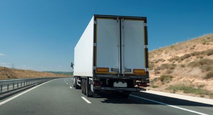 Trailero abandona a su compañero en autopista Monterrey-Laredo; se encuentra desaparecido