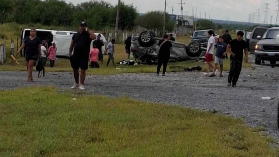 Choque y Volcadura deja a 9 lesionados en Cadereyta