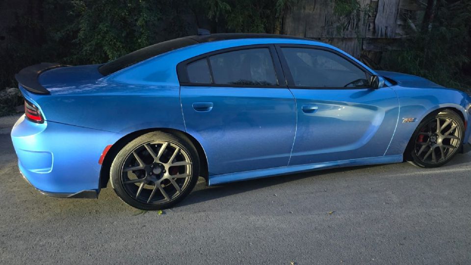 El automóvil Dodge Charger 2015 había sido robado en el kilómetro 34 de la autopista Laredo- Monterrey, a la altura de Ciénega de Flores.