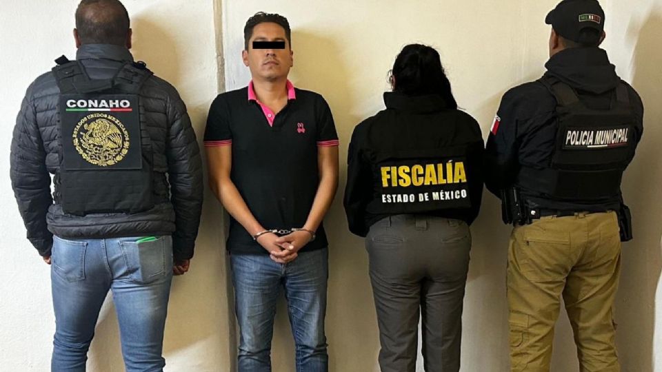 El funcionario fue acusado por la víctima y la FGJEM solicitó y obtuvo la orden de captura que se concretó en el estado de Durango.