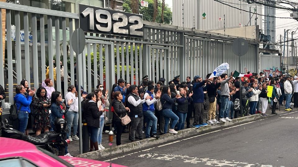 Trabajadores del PJF se manifestaron ante la CNDH.