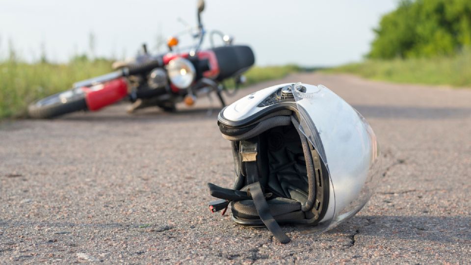 La víctima viajaba en su motocicleta por la calle Elisa Garza cuando fue atacada a balazos.