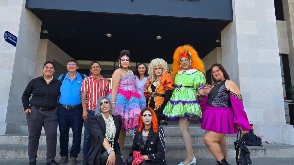 Integrantes de la Comunidad LGBTTIQ+ que pertenecen al Movimiento por la Igualdad en Nuevo León visitan la presidencia municipal de San Nicolás.