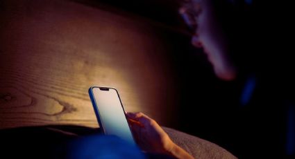¿Qué es el “vamping” provocado por usar el celular antes de dormir?