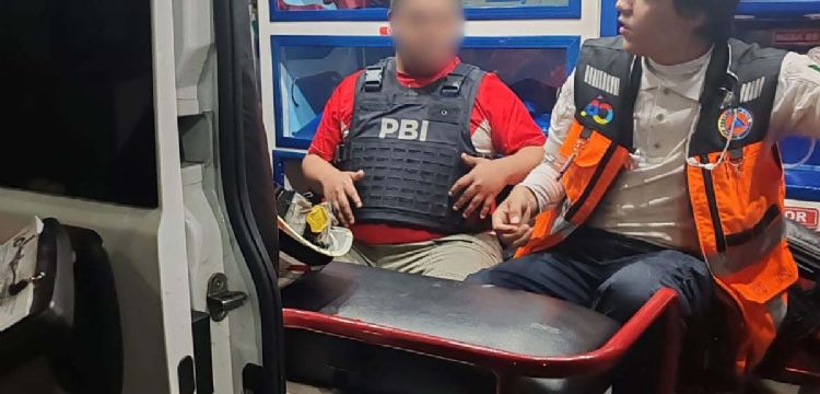 Policías Bancarios ayudan a joven con síndrome de Down a regresar a casa