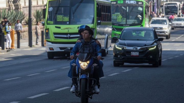 Sancionan a motociclistas por invadir ciclovías y estacionarse en vías peatonales en A. Obregón