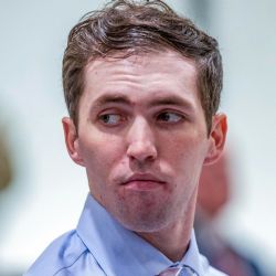 Caso Charlie Kirk: Sospechoso del asesinato acude en persona a audiencia clave