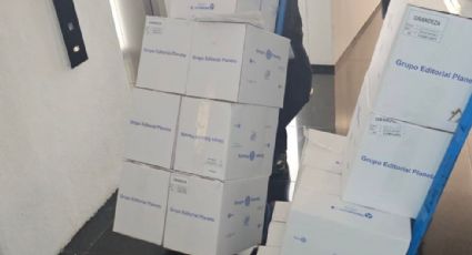 Senadores de Morena reciben miles de ejemplares del libro 'Grandeza' del expresidente AMLO