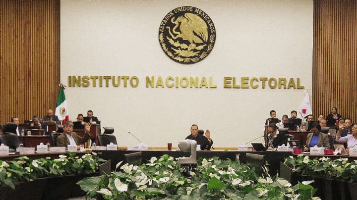 Detecta INE sobornos y credenciales falsas para crear nuevos partidos