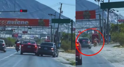 VIDEO | Auto intenta chocar a motociclista en Santa Catarina