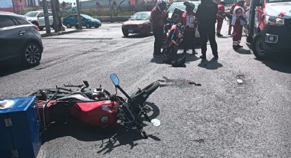 Motociclista resulta lesionado tras choque con automóvil en Avenida Alfonso Reyes