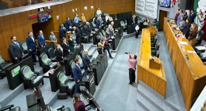 Congreso de Nuevo León guarda minuto de silencio por fallecimiento de militares y civiles