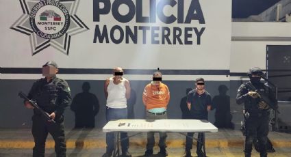 Detienen a tres hombres con arma y droga en el Centro de Monterrey