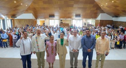 Entrega Evelyn Salgado recategorizaciones a 180 docentes directivos y supervisores en Guerrero