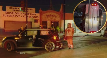 Camioneta vuelca en el centro de Monterrey tras choque con Mini Cooper sobre avenida Madero