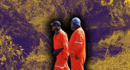 Pescadores limpian el derrame de petróleo en Veracruz