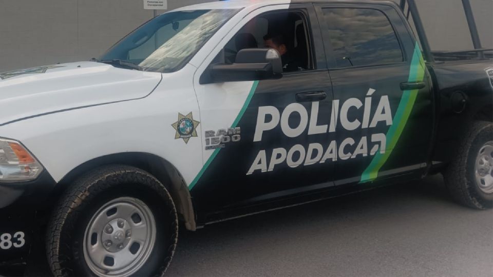 Autoridades investigan el asesinato de un operador de tráiler ocurrido en el Parque Industrial Cosmópolis, en Apodaca.