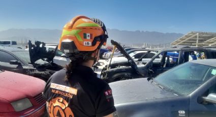 Incendio de autos en Mercado de Abastos de San Nicolás moviliza a Protección Civil