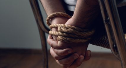 Rescatan a dos traileros secuestrados en Apodaca; los abandonaron amarrados  en un tractocamión