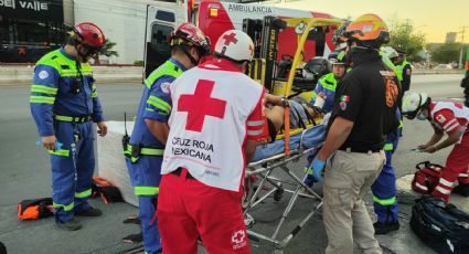 Reportan persona atrapada por caída de tarimas en San Pedro; acude Protección Civil