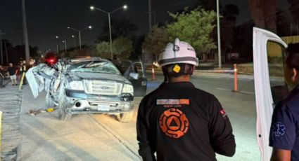 Hombre muere tras estrellarse camioneta contra tráiler estacionado en Apodaca