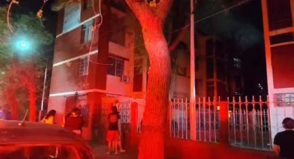 Evacuan a 100 personas tras incendio en Condominios Constitución