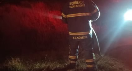 Bomberos sofocan incendio de pastizal en la alcaldía Xochimilco