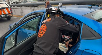 Chocan por alcance en Morones Prieto; mujer resulta herida en Monterrey