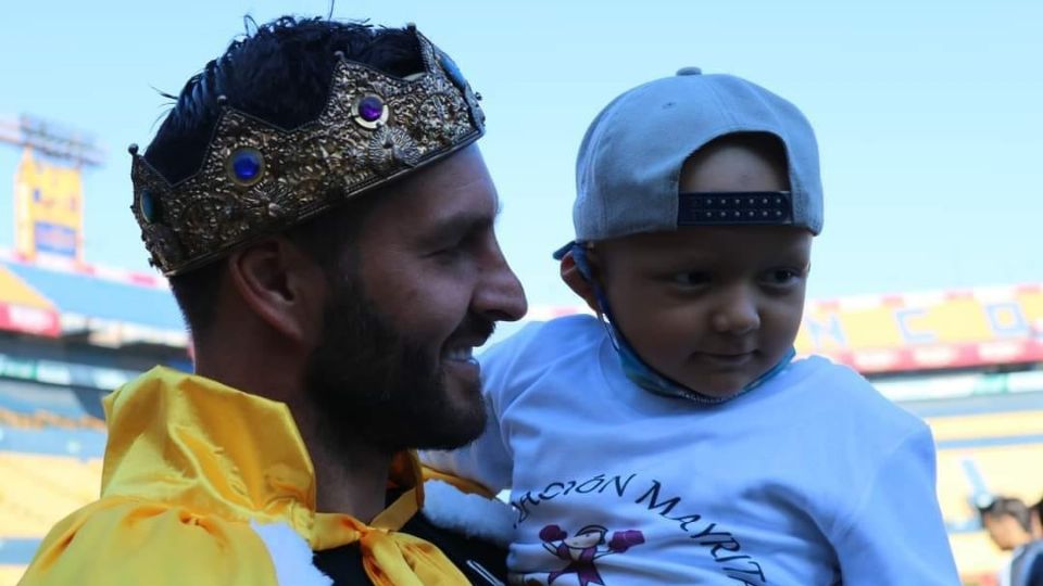 Imagen de André Maximiliano, el pequeño de seis años que conmovió al futbol mexicano tras cumplir su sueño de conocer a André-Pierre Gignac.