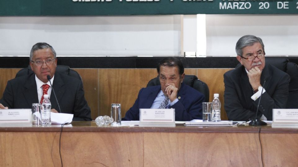 Los diputados de la Comisión de Vigilancia instalaron tres mesas de trabajo para evaluar los perfiles de los 81 aspirantes seleccionados.